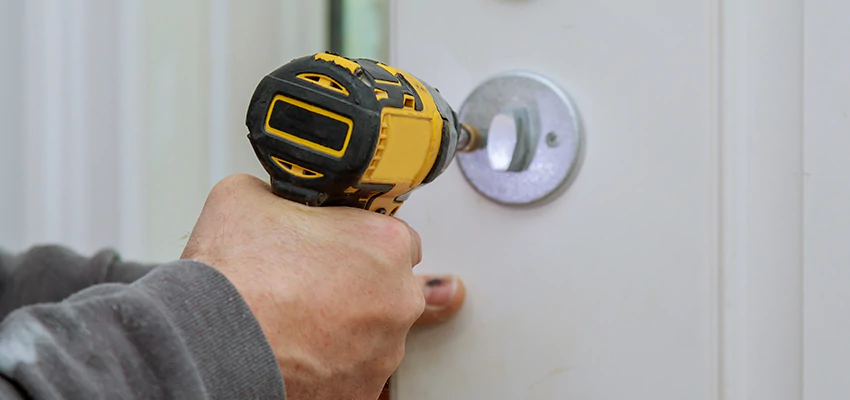 Street Locksmith For Smart Lock Repair in Brea, CA